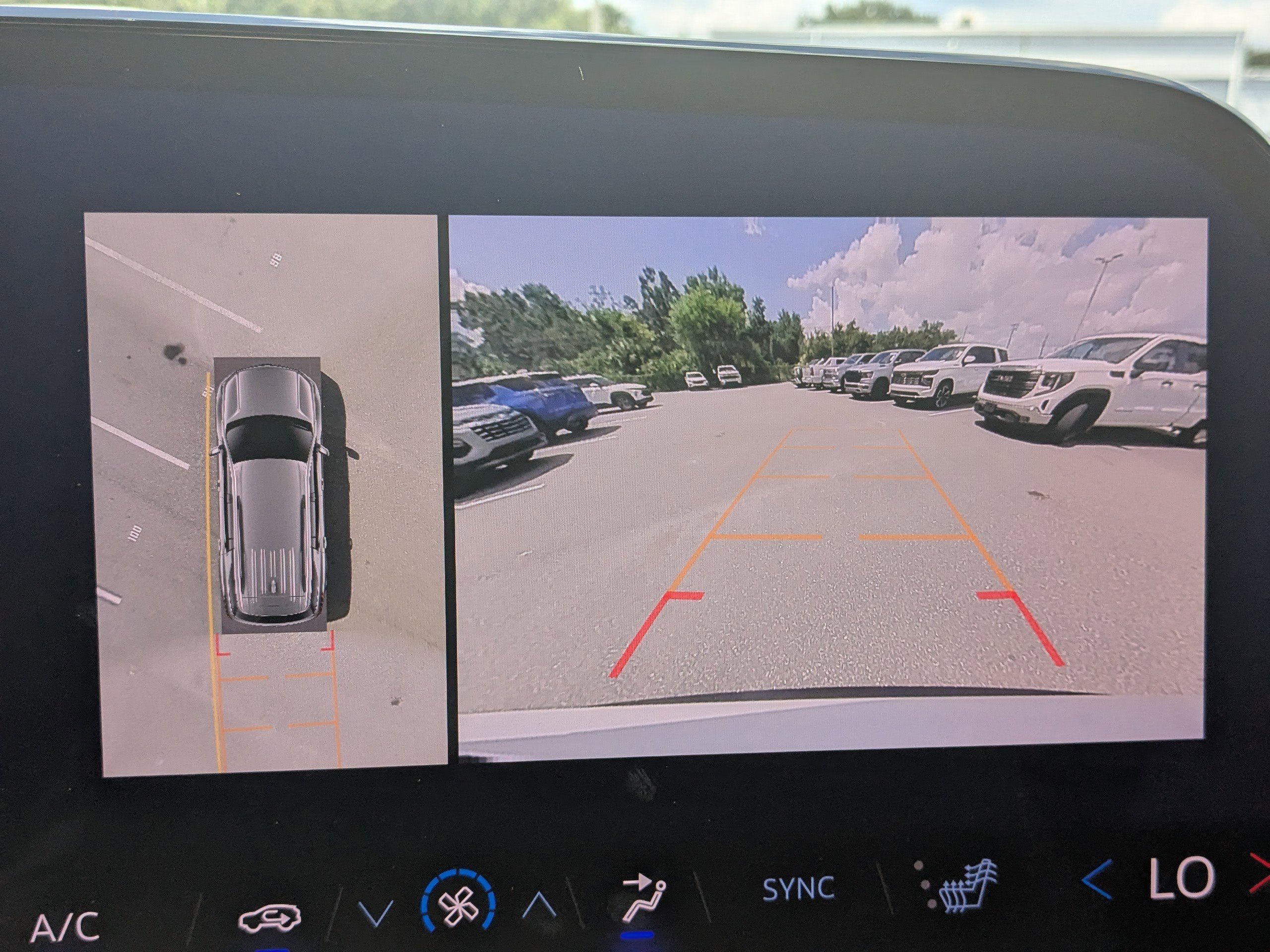 2024 Chevrolet Traverse photo 17