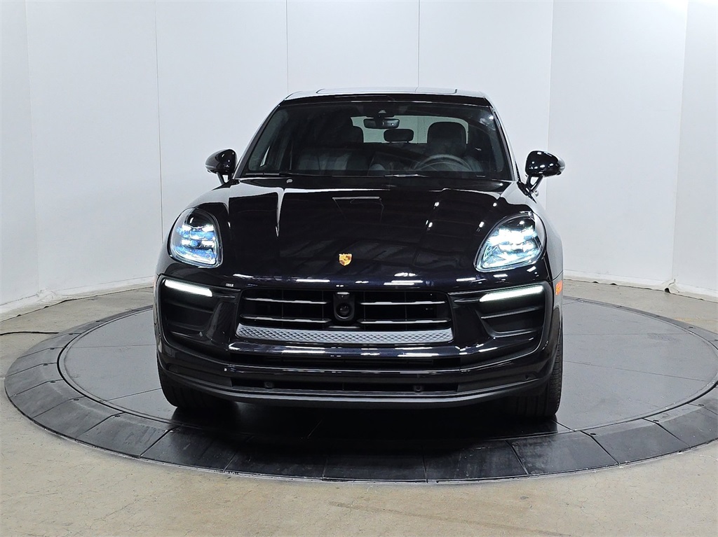 2026 Porsche Macan T photo 2