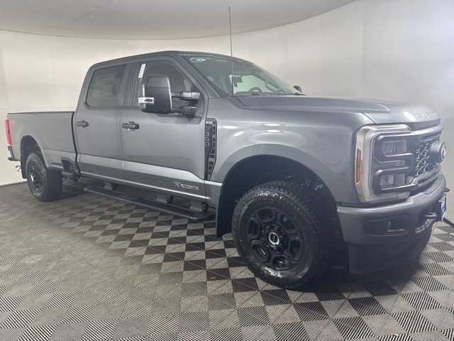 2026 Ford F-350 Super Duty XL's photo