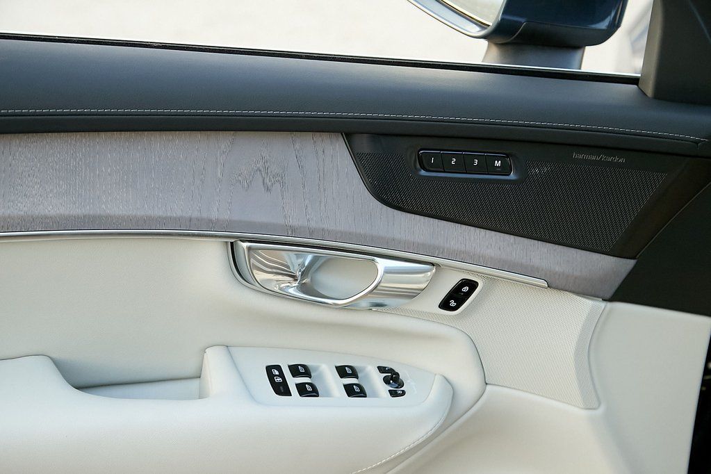 2026 VOLVO XC90 - Image 9