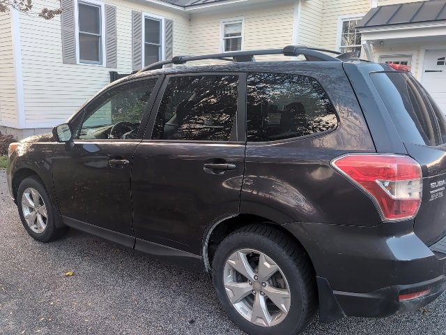 2016 Subaru Forester 2.5i Premium photo 2