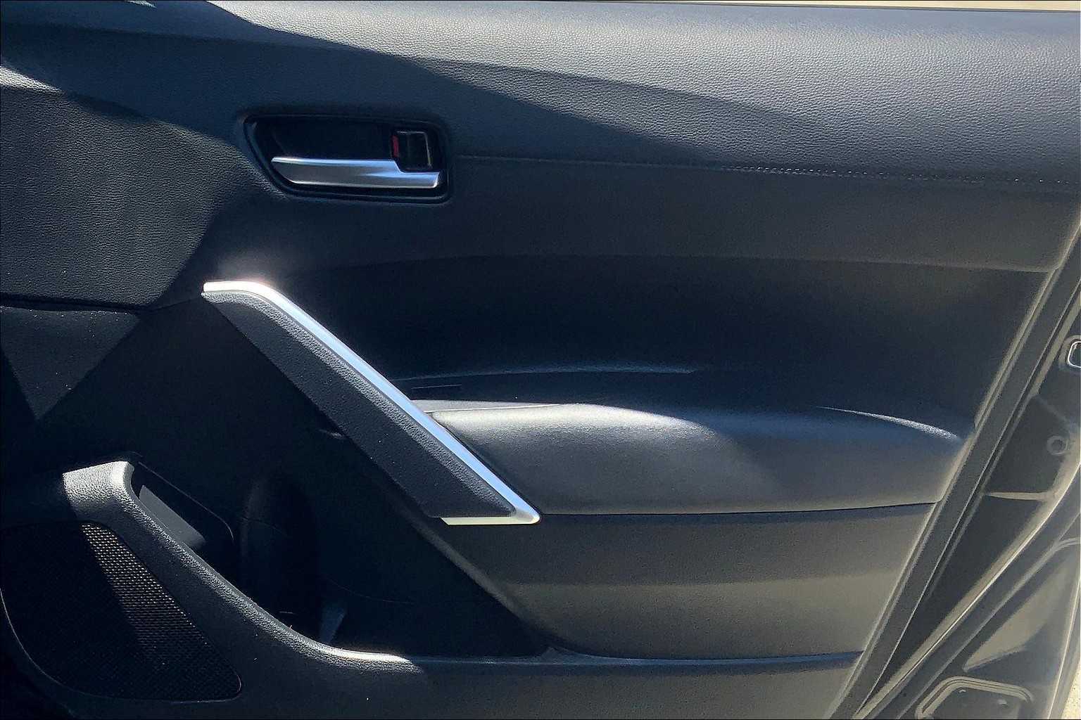 2023 Toyota Corolla Cross Hybrid XSE photo 23