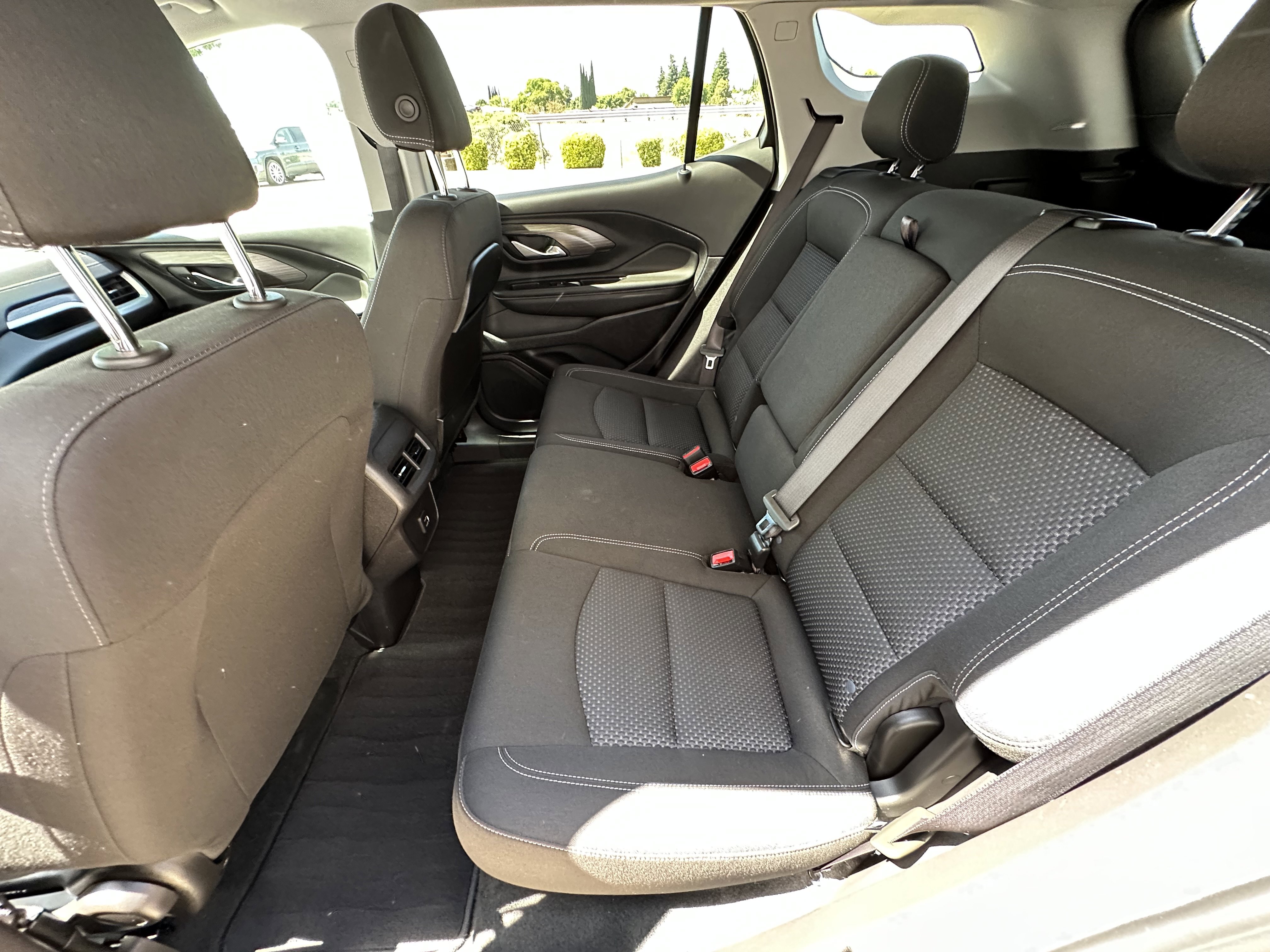 2024 Gmc Terrain SLE photo 4