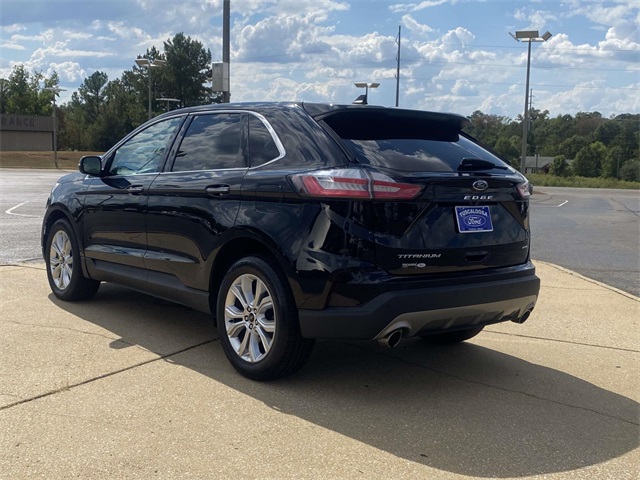 2024 Ford Edge Titanium photo 4