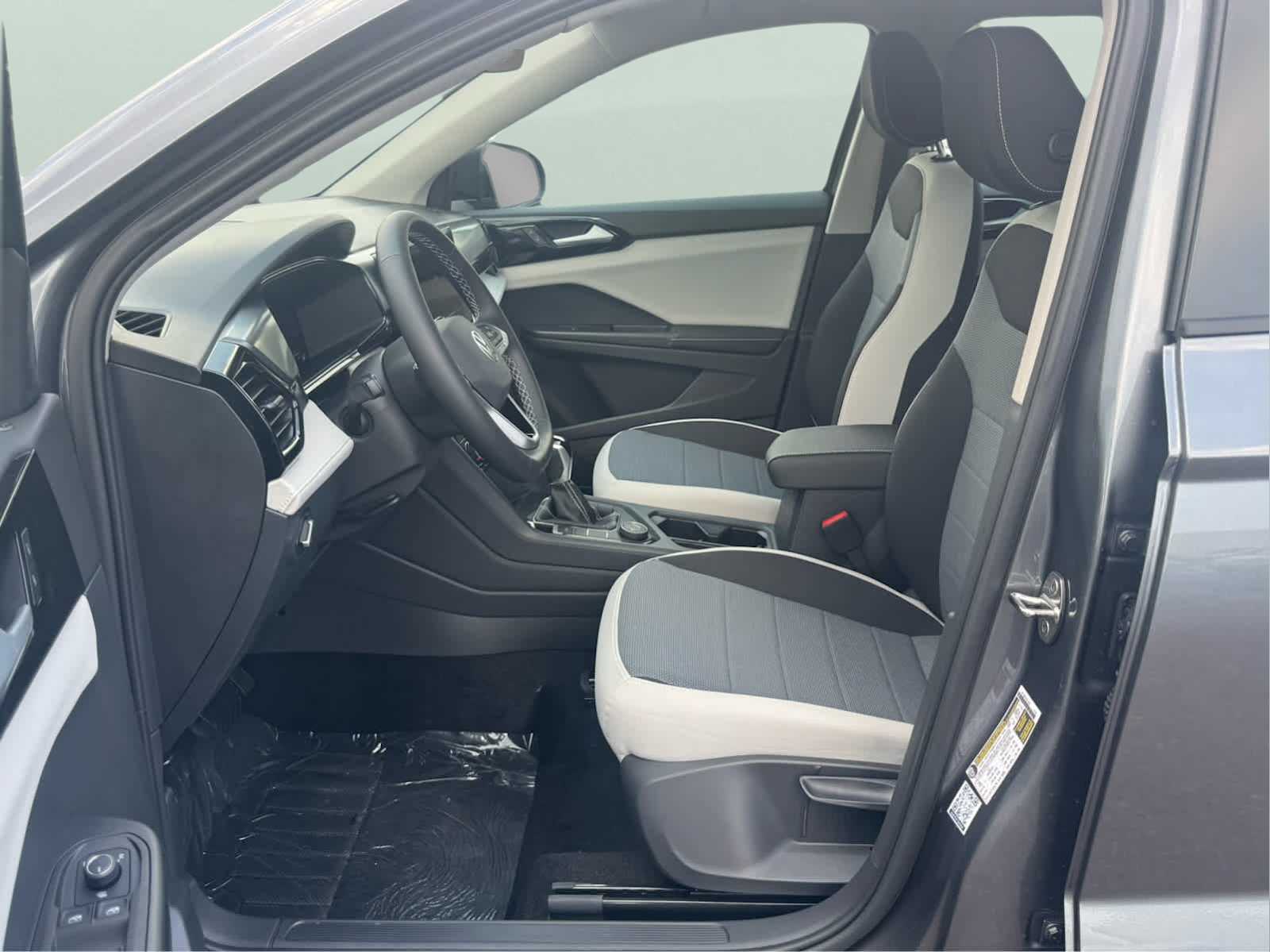 2025 Volkswagen Taos S photo 9
