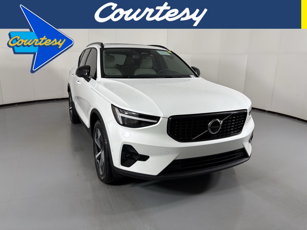 2026 Volvo XC40 Plus's photo