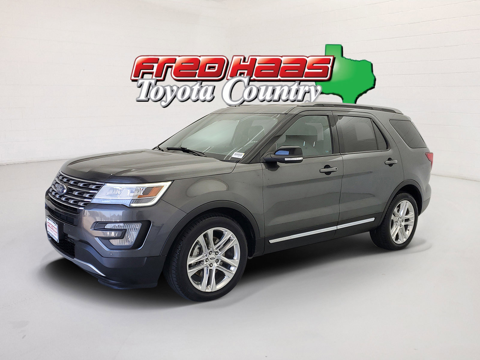 2017 Ford Explorer XLT's photo