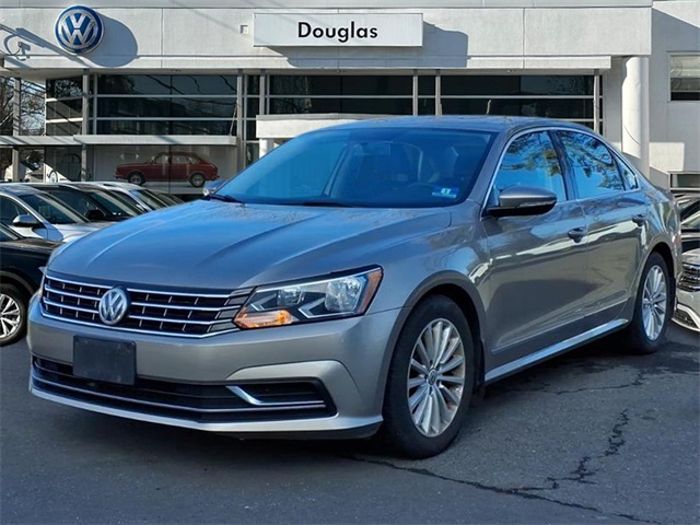 2016 Volkswagen Passat SE