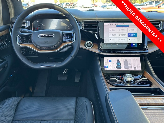 2023 Jeep Grand Wagoneer III photo 24