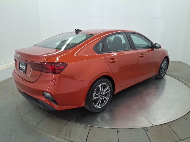 2022 Kia Forte LXS photo 7