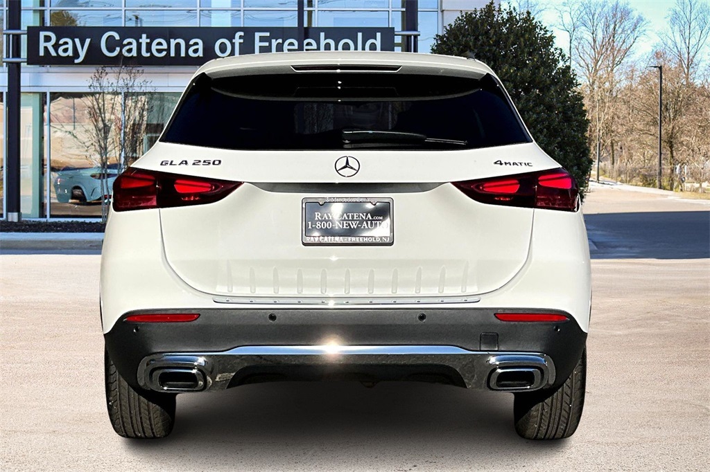 2025 Mercedes Benz GLA 250 4MATIC photo 4