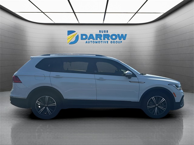 2024 Volkswagen Tiguan Wolfsburg Edition photo 5