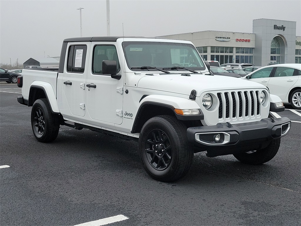 2023 Jeep Gladiator Overland's photo