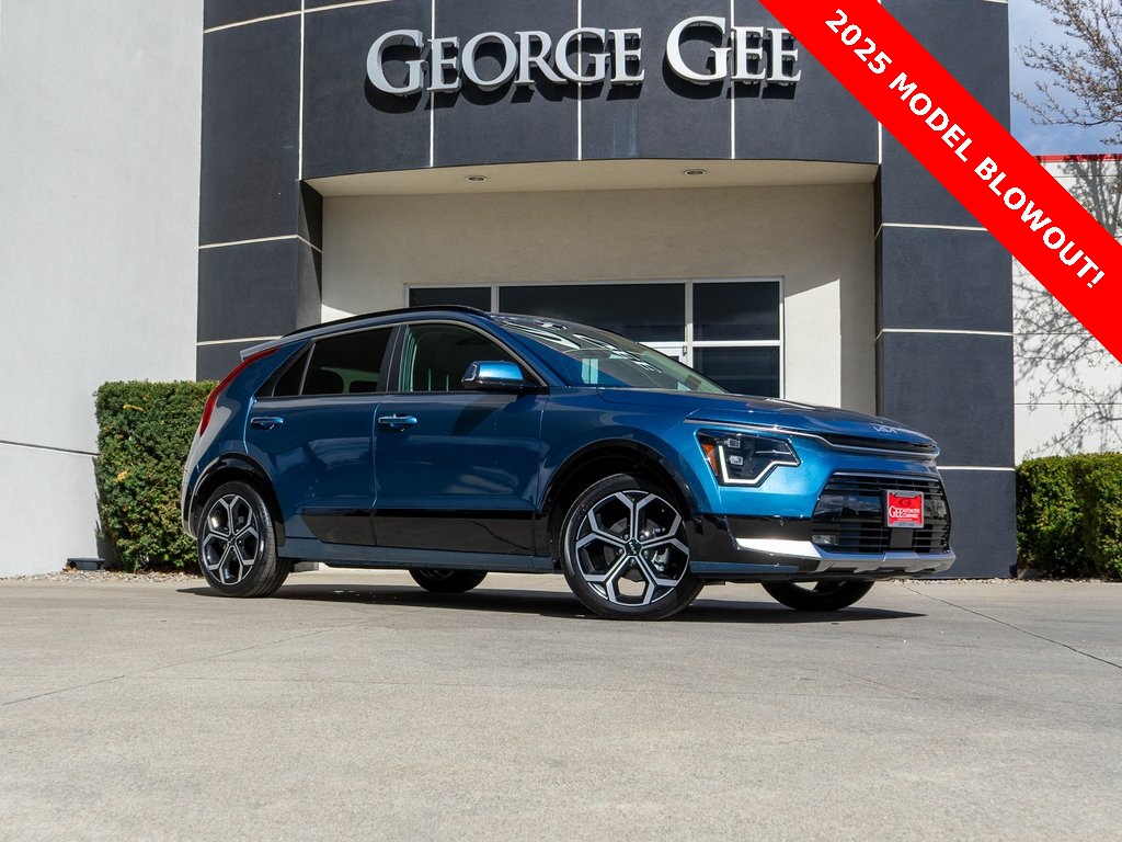 2025 Kia Niro SX Touring's photo
