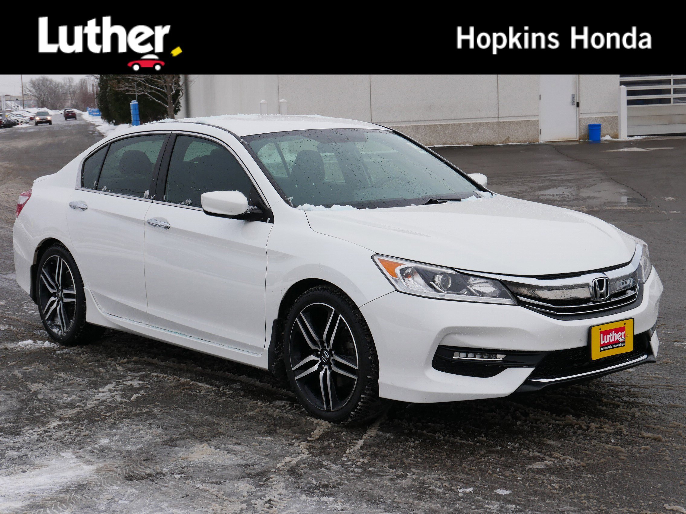 2017 Honda Accord Sport's photo