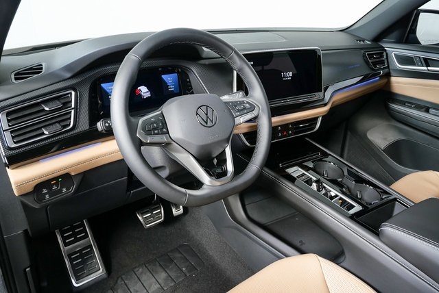 2026 Volkswagen Atlas Cross Sport SEL R-Line photo 4