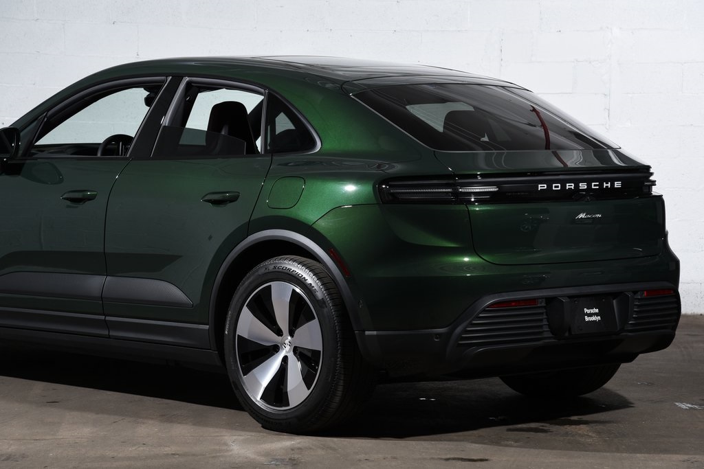 2025 Porsche Macan Electric photo 12