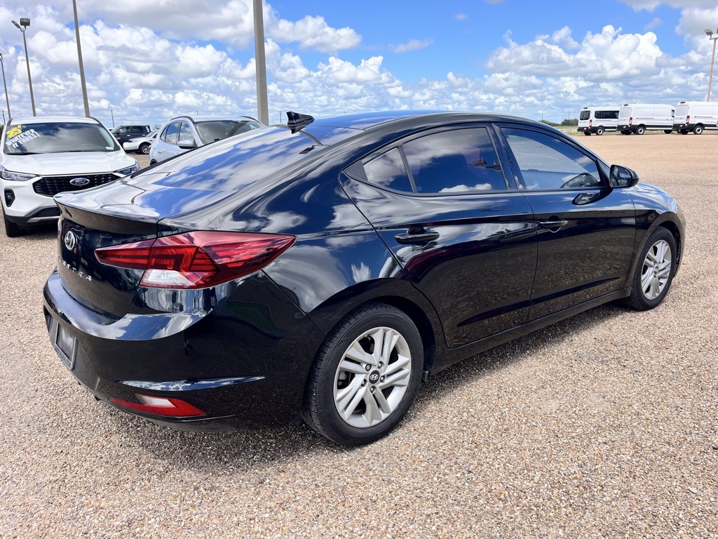 2020 Hyundai Elantra SEL photo 4