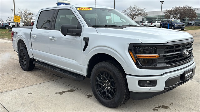 2025 Ford F-150 XLT's photo