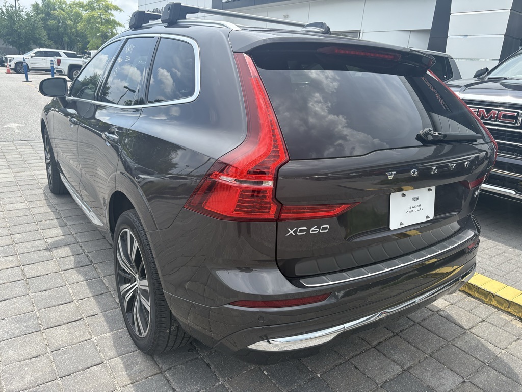 2022 Volvo XC60 B5 Inscription photo 9