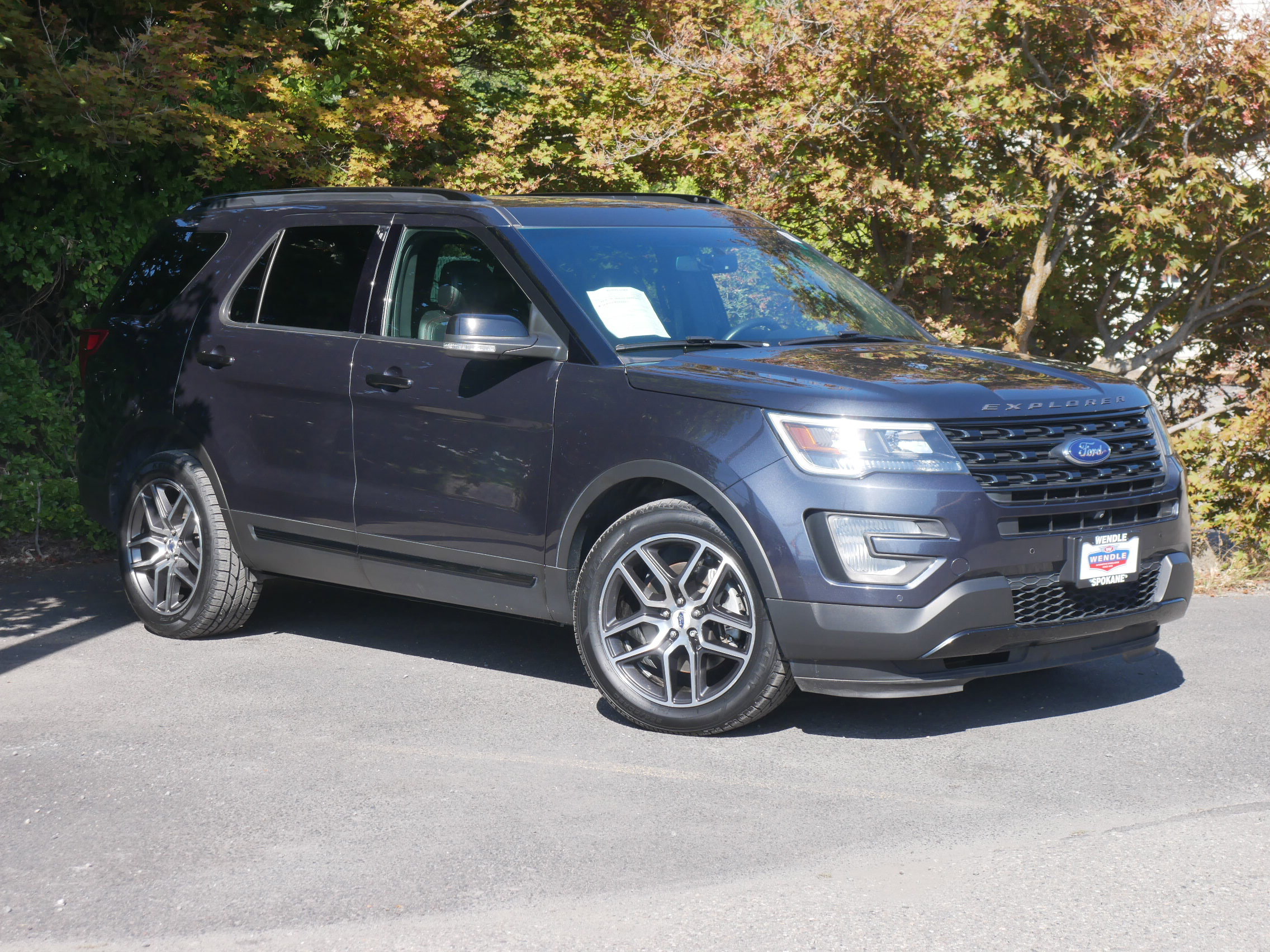 2017 Ford Explorer Sport photo 21