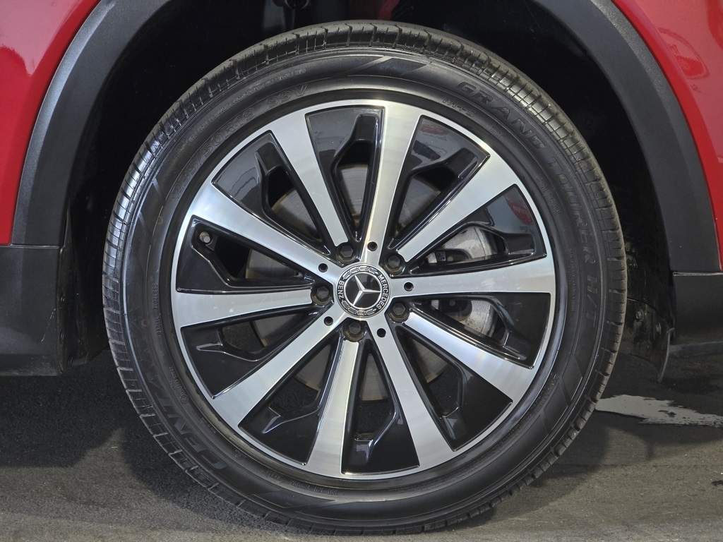 2021 Mercedes Benz GLB 250 photo 4