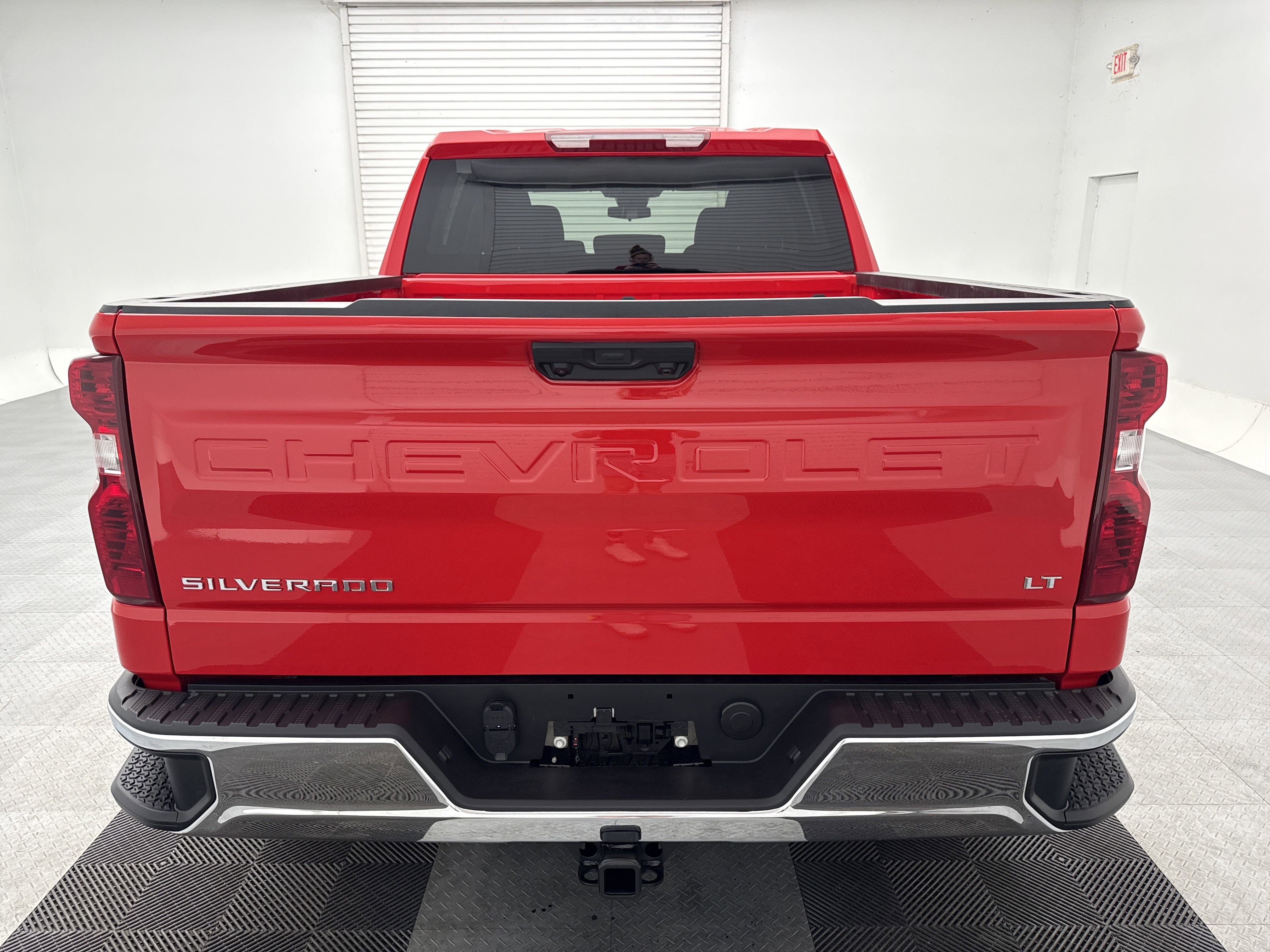 2025 Chevrolet Silverado 1500 LT photo 4