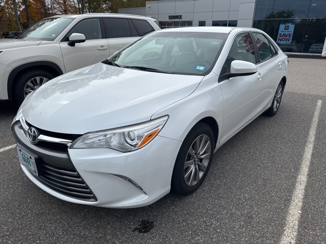 2017 Toyota Camry XLE photo 2