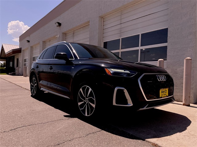 2022 Audi Q5 45 S line Premium photo 2