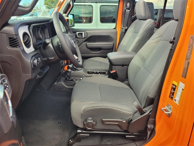 2025 Jeep Wrangler Sport S photo 4