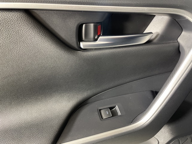 2023 Toyota RAV4 Hybrid XSE photo 32