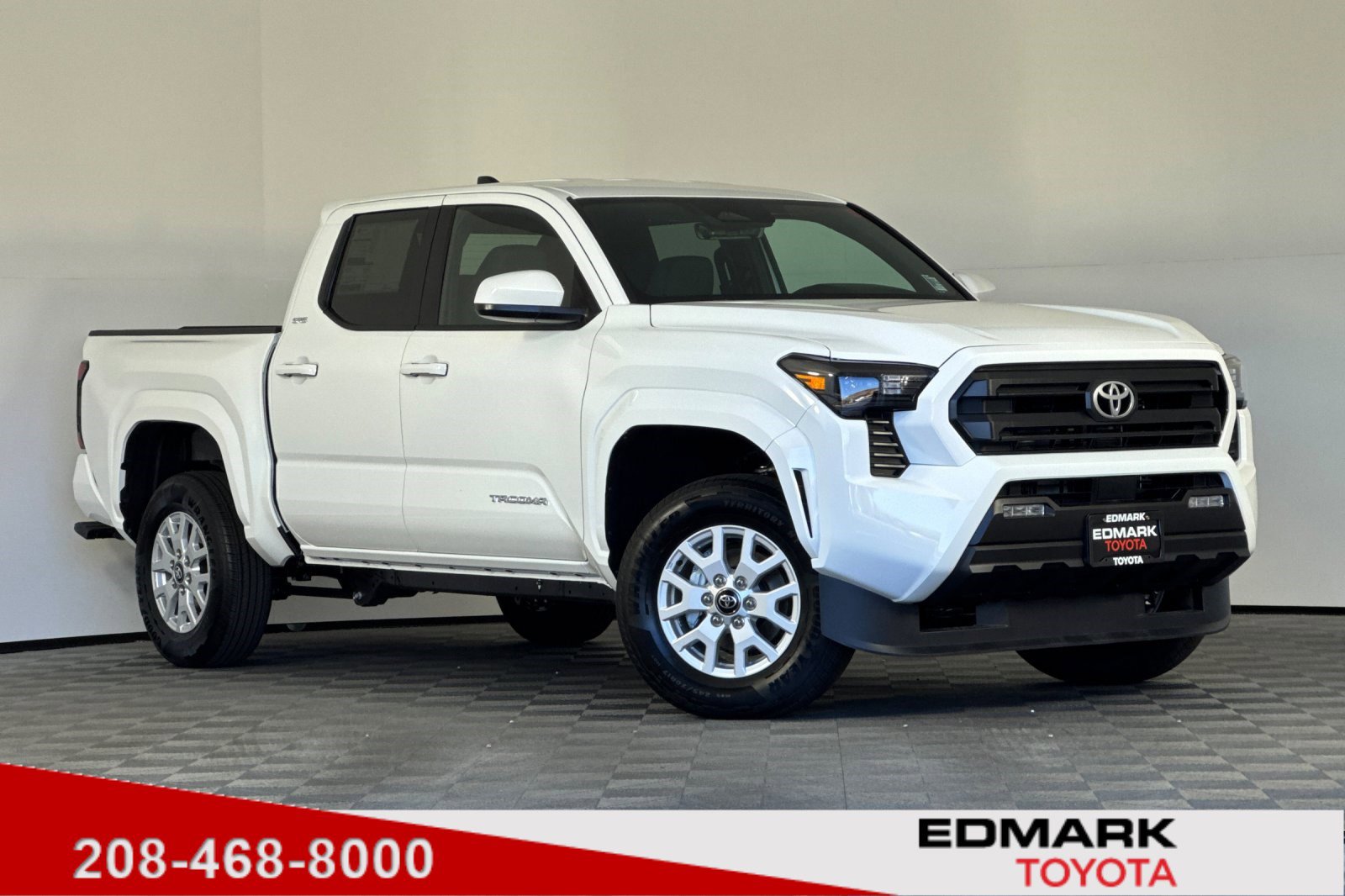 2025 Toyota Tacoma SR5's photo