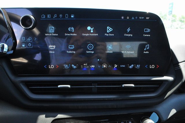 2025 Chevrolet Silverado EV LT photo 20