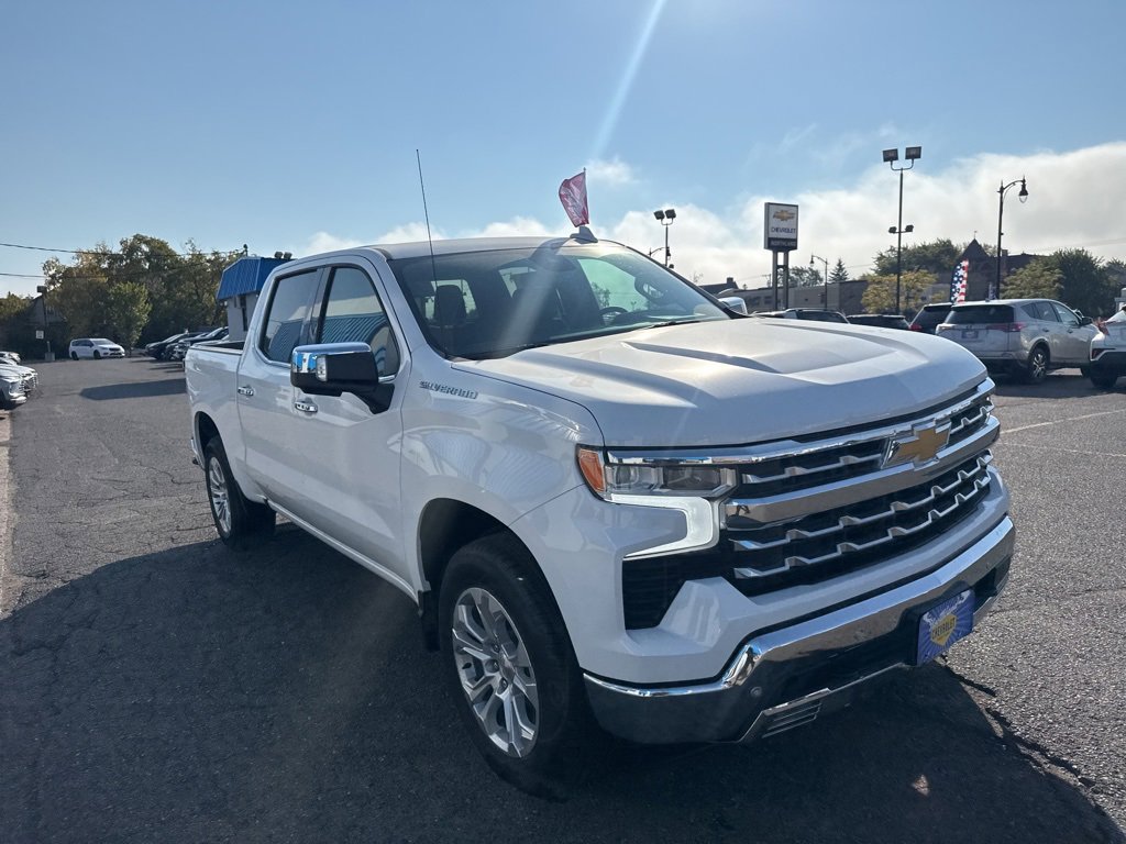 2025 Chevrolet Silverado 1500 LTZ photo 4