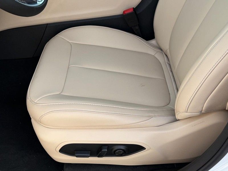 2025 Jeep Grand Cherokee Limited photo 8
