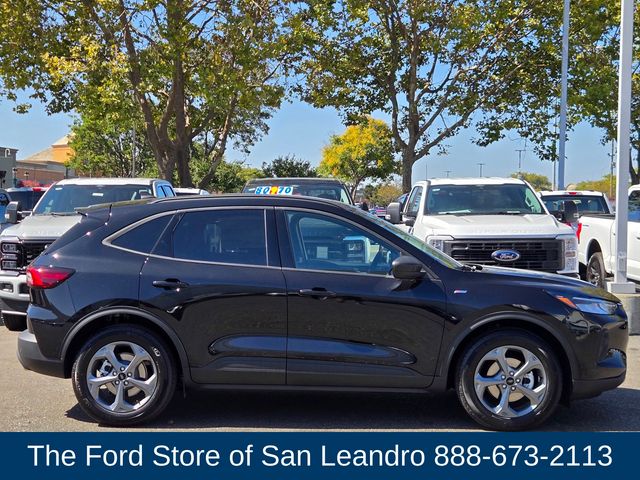 2025 Ford Escape ST-Line photo 6