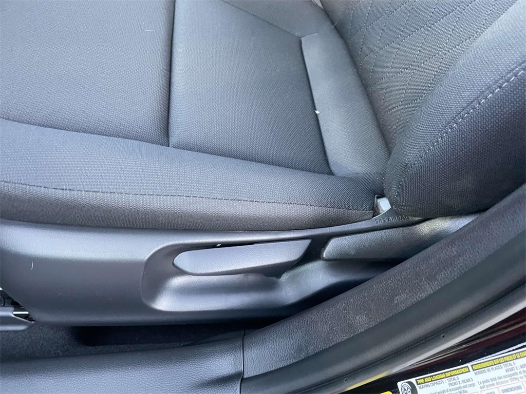 2025 Toyota Corolla LE photo 19