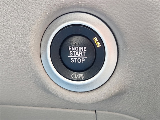 2022 Chrysler Voyager LX photo 23
