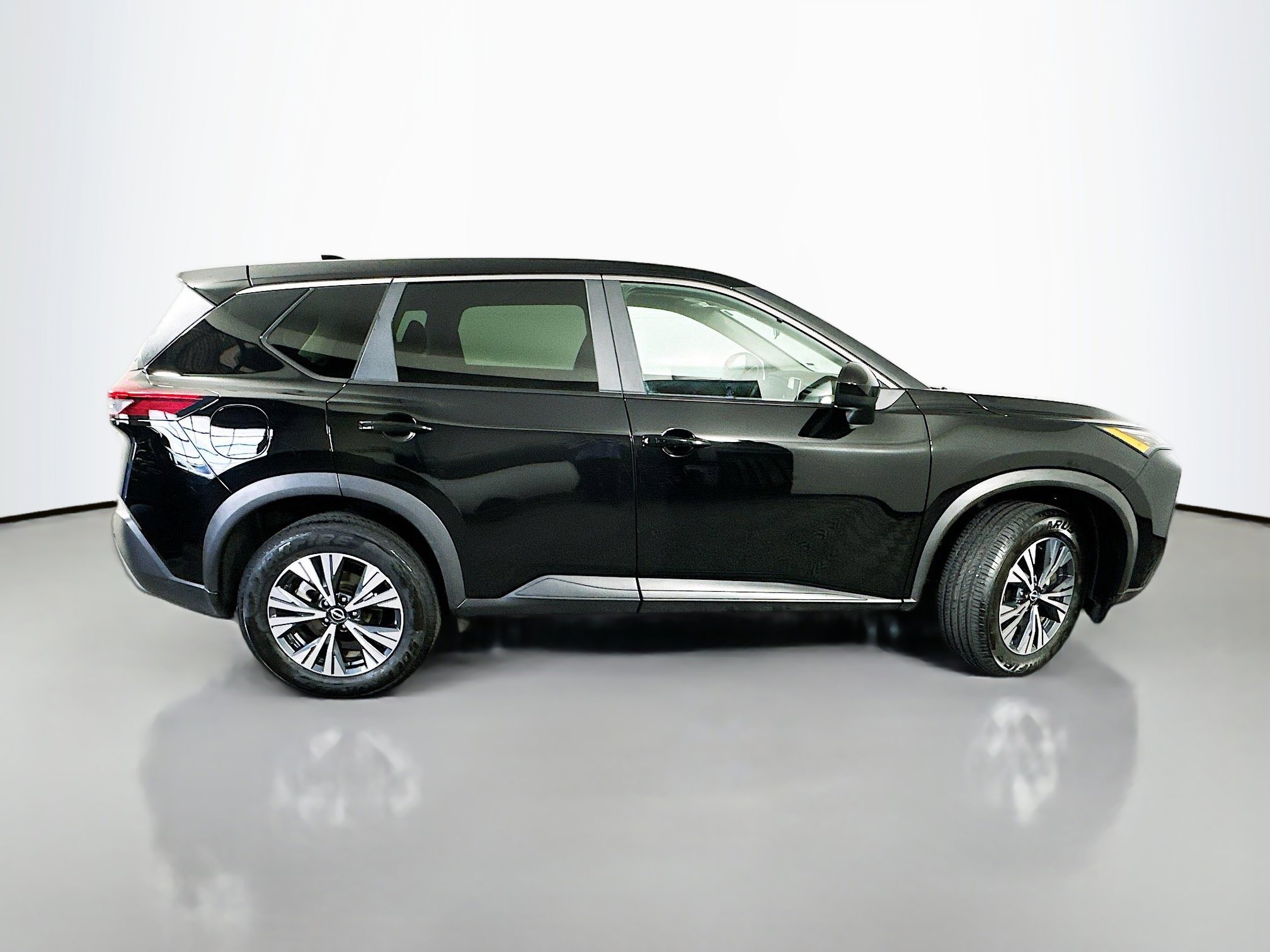 2023 Nissan Rogue SV photo 6