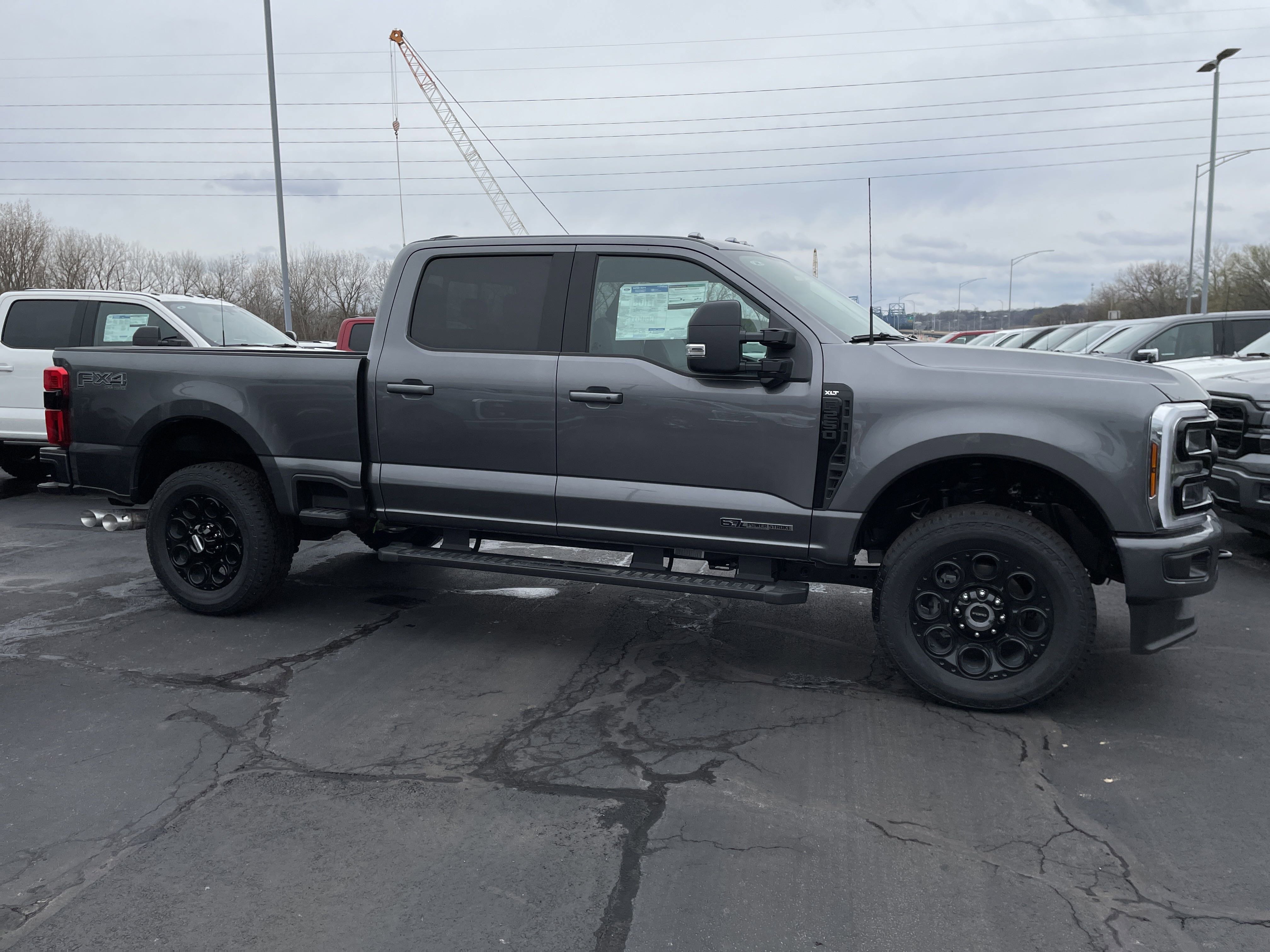 2025 Ford F-250 XLT photo 2