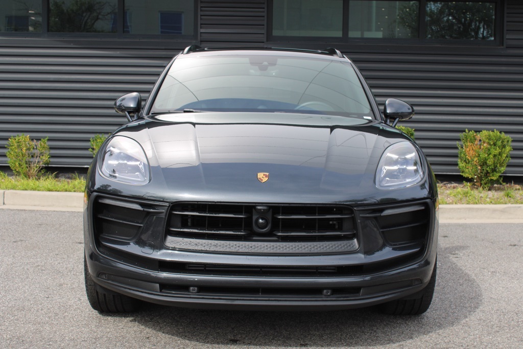 2025 Porsche Macan Base photo 10
