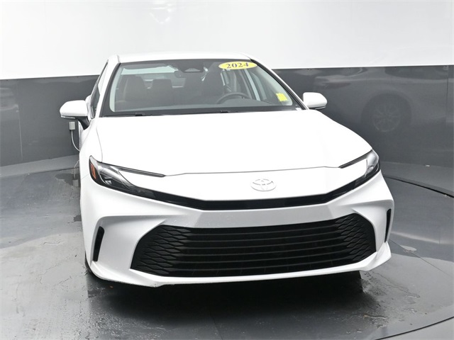 2025 Toyota Camry LE photo 2