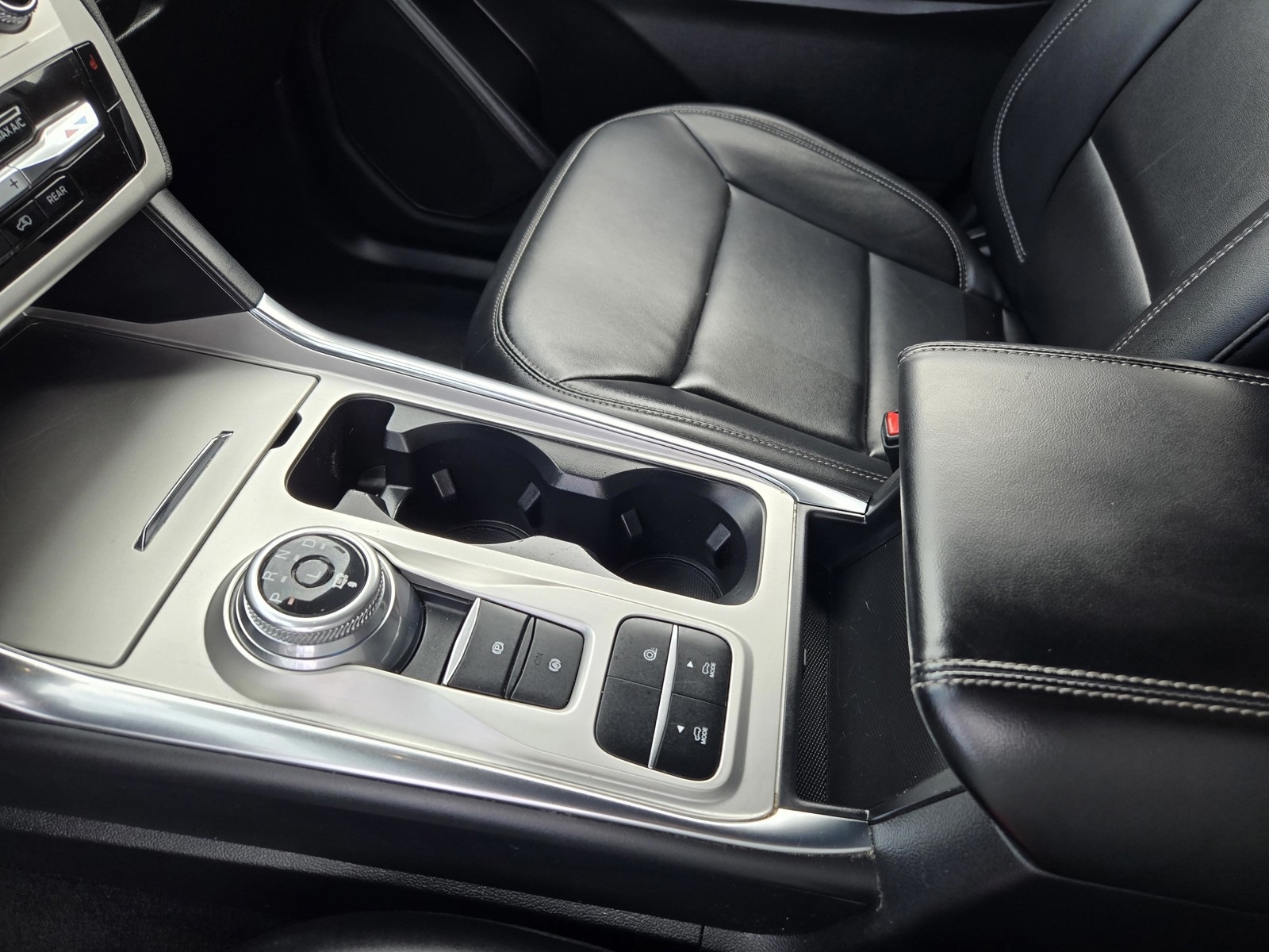 2022 Ford Explorer XLT photo 24