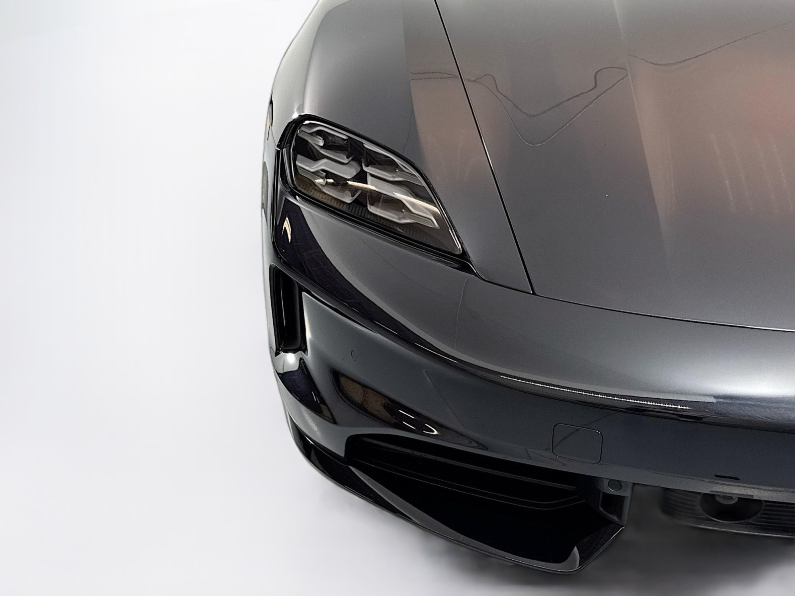 2025 Porsche Taycan 4S photo 25