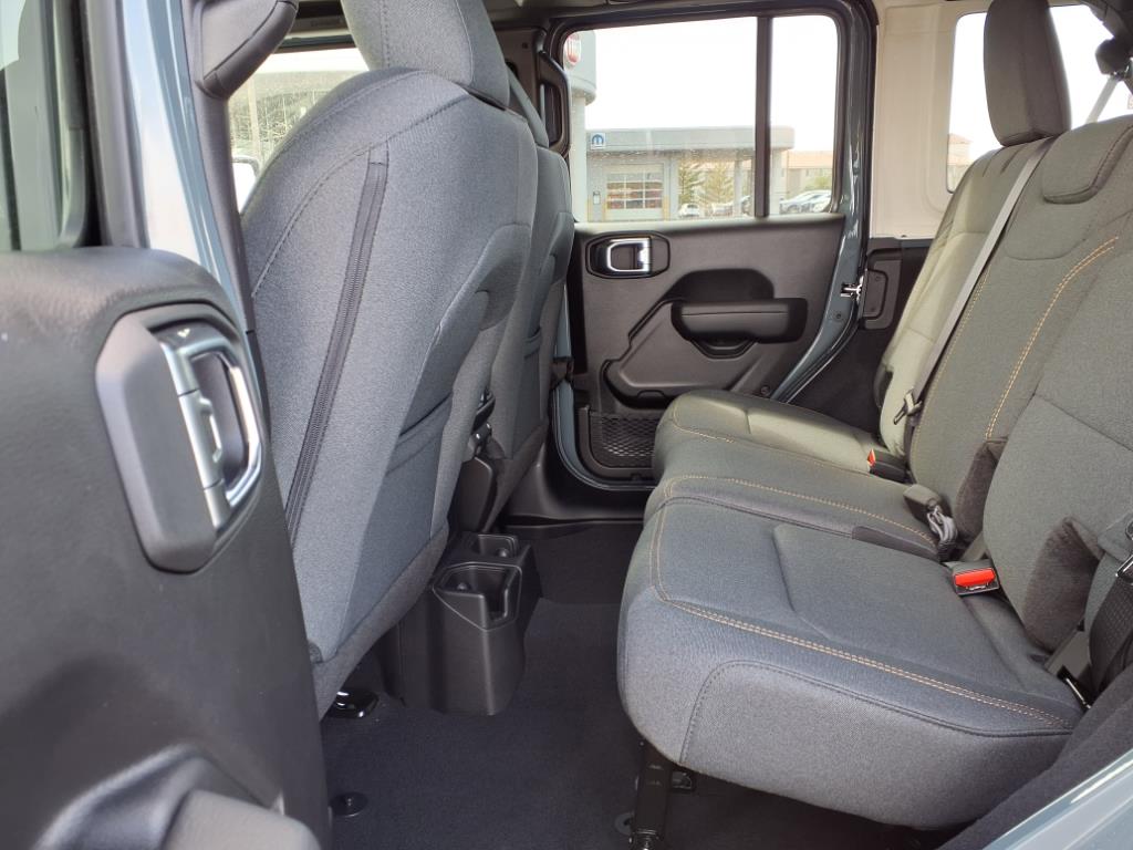 2025 Jeep Wrangler Sport S photo 4