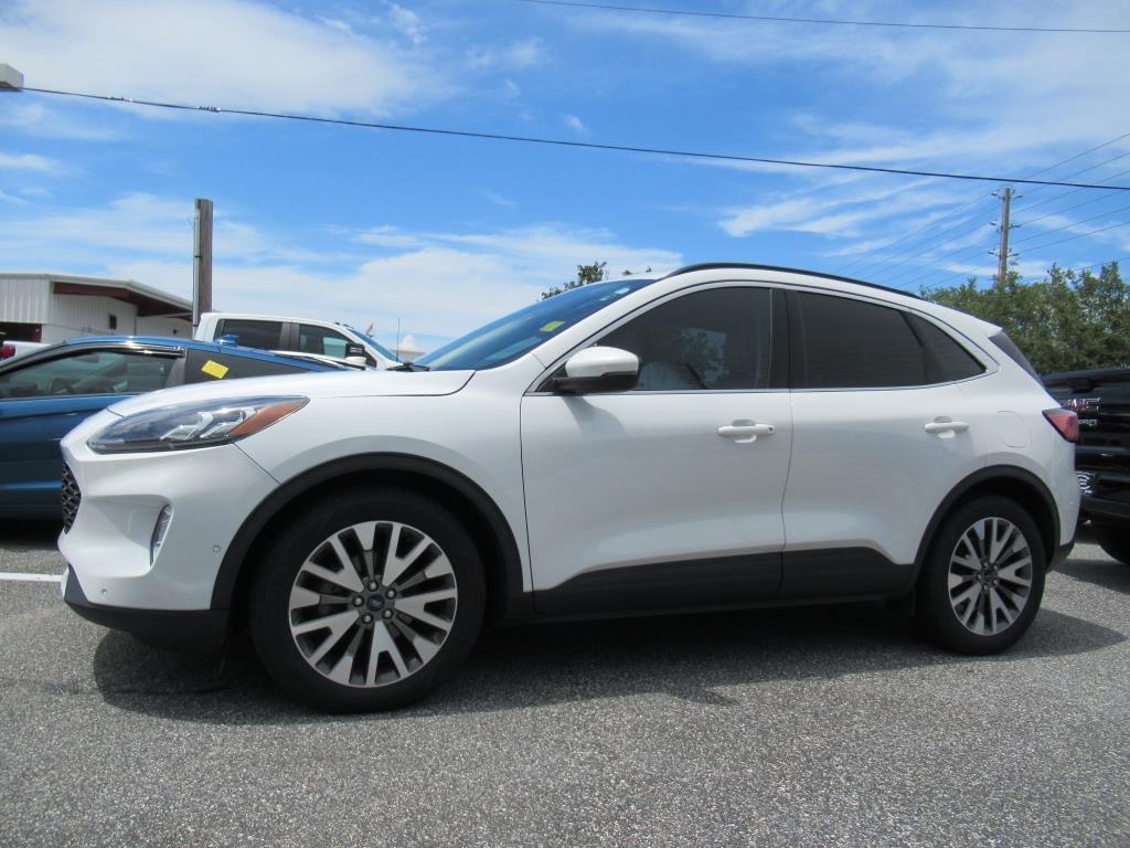 2020 Ford Escape Titanium photo 2