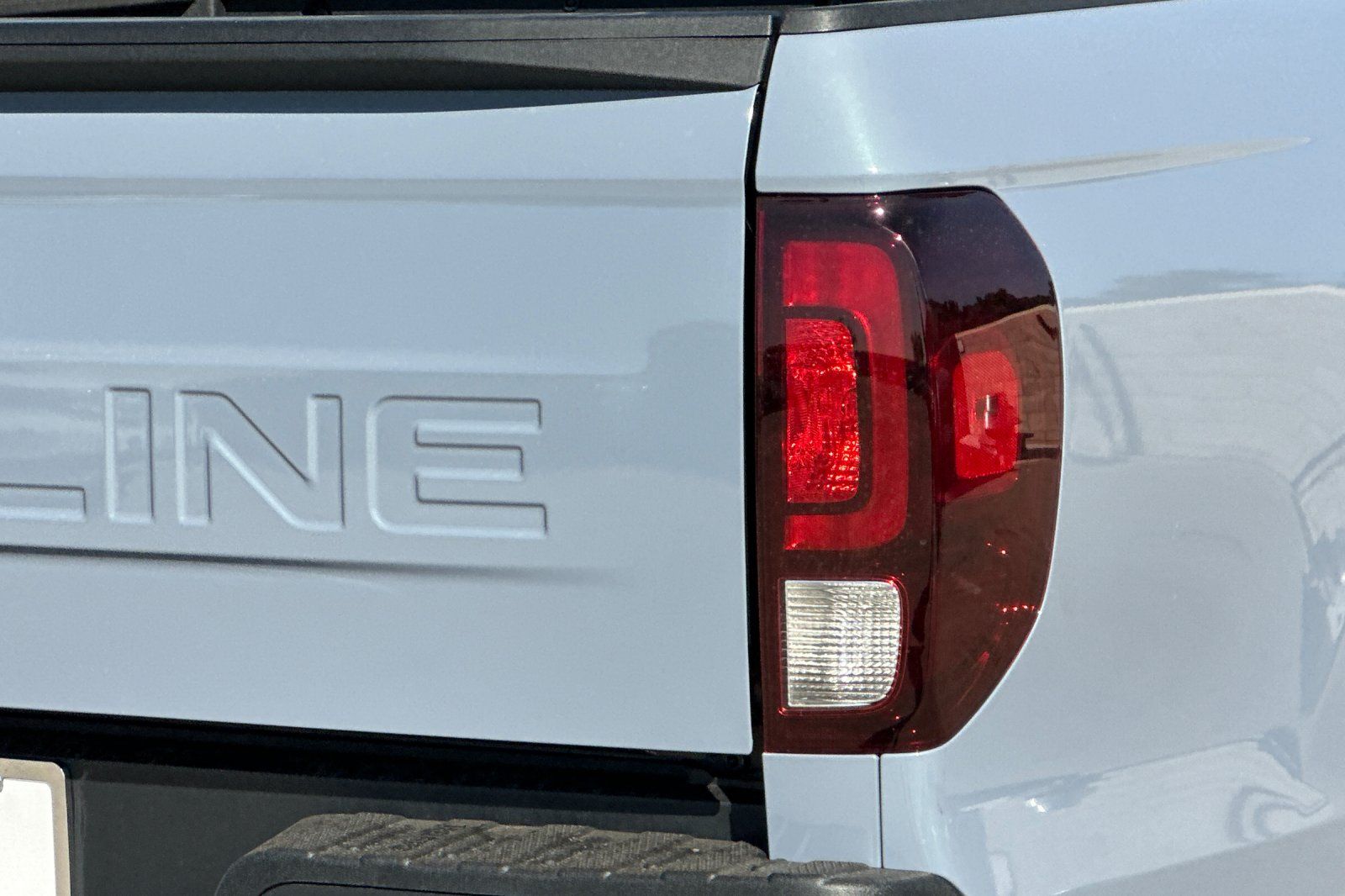 2025 Honda Ridgeline Black Edition photo 30