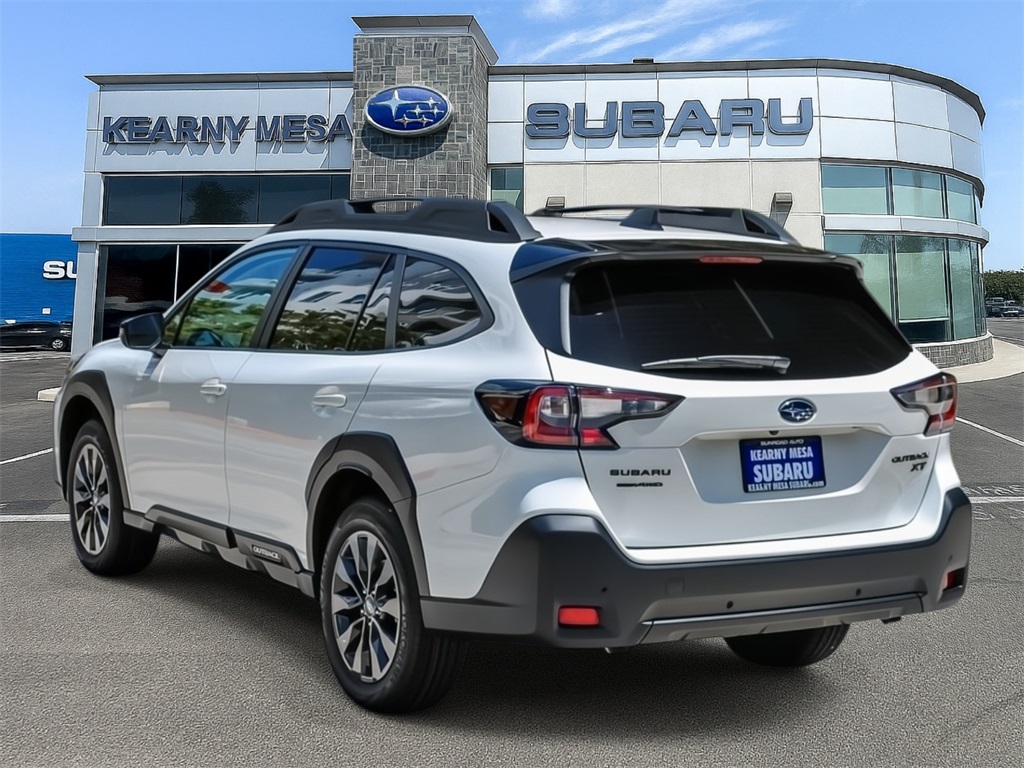2025 Subaru Outback Onyx Edition XT photo 8