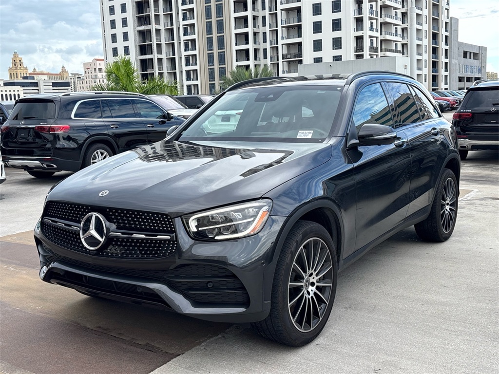 2022 Mercedes Benz GLC 300 photo 2