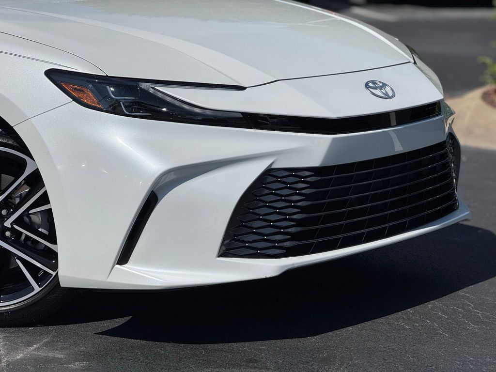 2025 Toyota Camry XLE photo 4